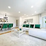 Prestige Entire 3 Bedroom Luxury Apartamento *