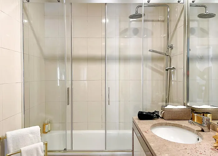 Prestige Entire 3 Bedroom Luxury דירה