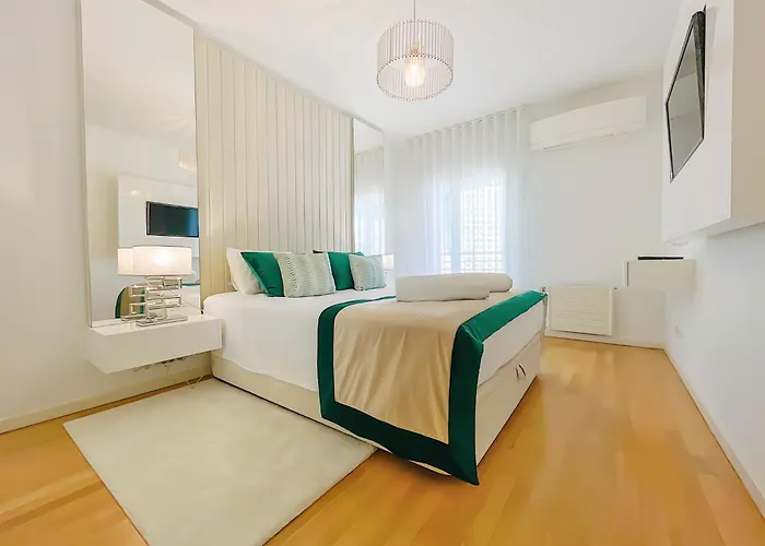 Prestige Entire 3 Bedroom Luxury ליסבון