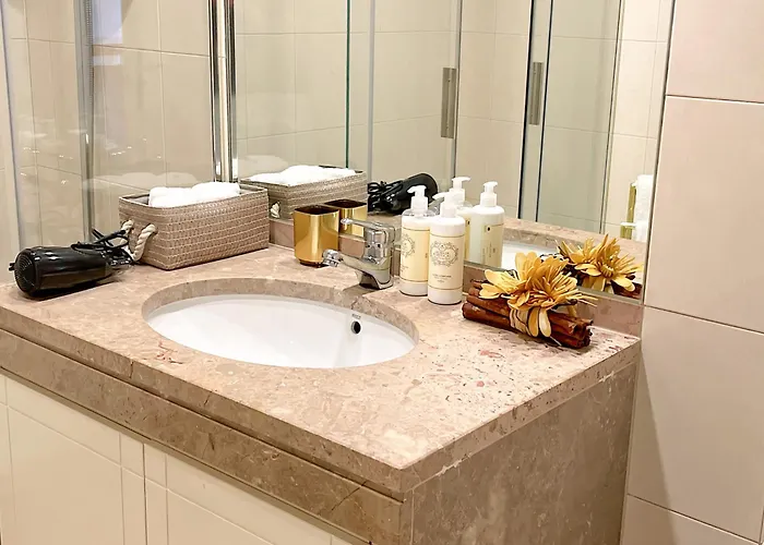 דירה Prestige Entire 3 Bedroom Luxury ליסבון