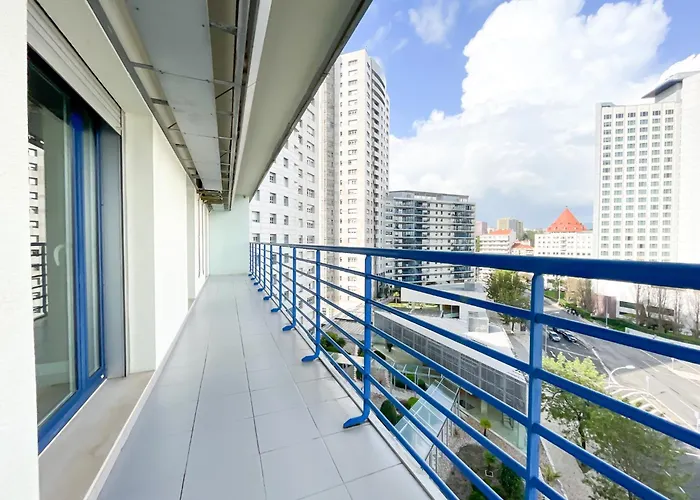 Prestige Entire 3 Bedroom Luxury דירה *